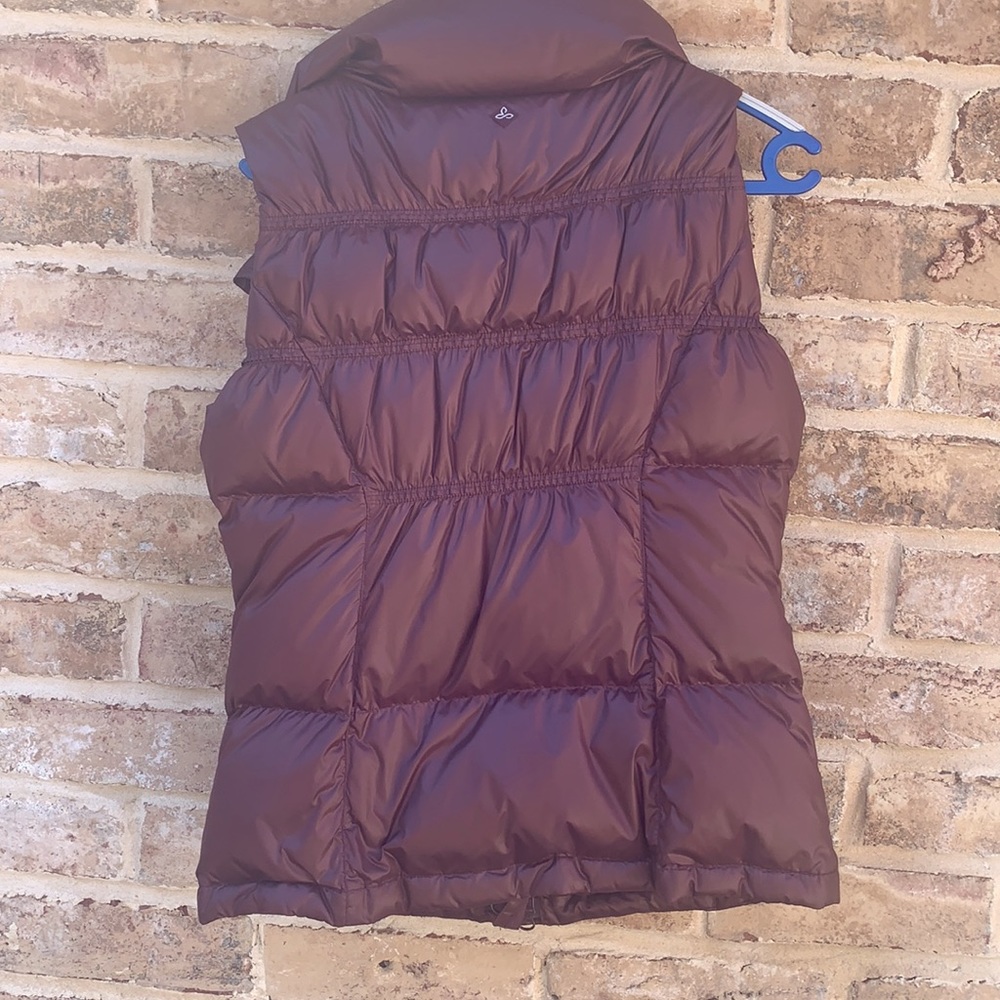 Prana Down Puffer Vest Burgandy - Picture 3 of 3